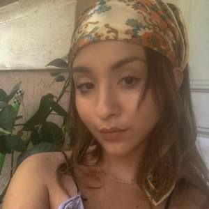 Meet your Posher, Lina